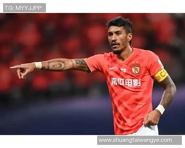 足球巨星手臂突遭重伤或将缺席关键赛事引发球迷热议